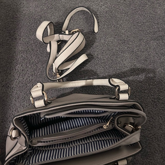 Chic handbag in Gray and Cream - Picture 3 of 3